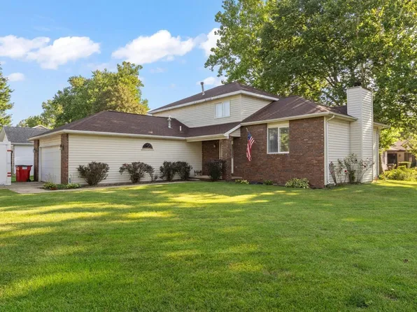 1708 Oak Park Dr, Champaign, IL 61822