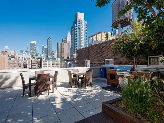 Sold by Sotheby's International Realty | media 26