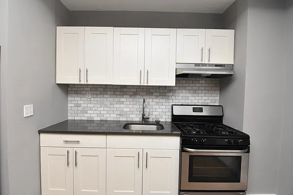 Rented by Bruma Realty LLC | media 7