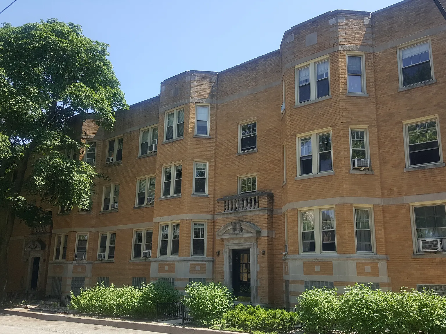 2 bed, 1100 sqft, $2,150 — Photo 1