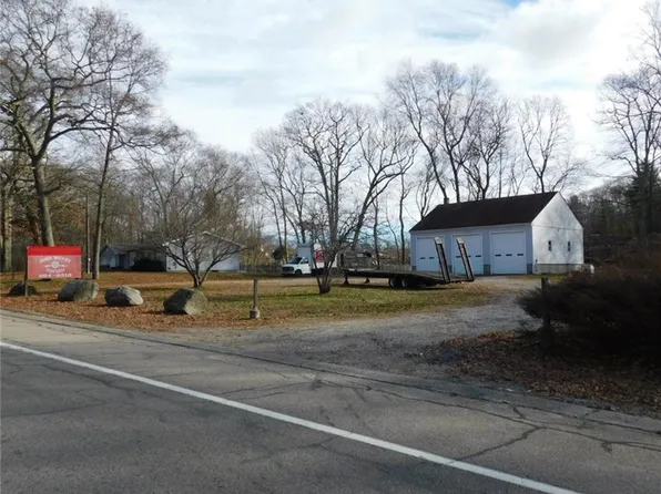 426 S County Trl, Exeter, RI 02822