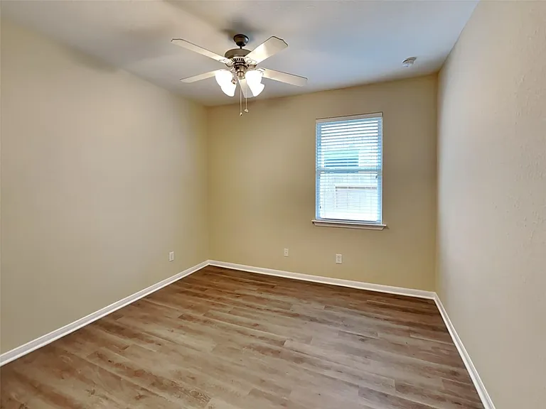 10923 Tattershall Ln — Photo 13