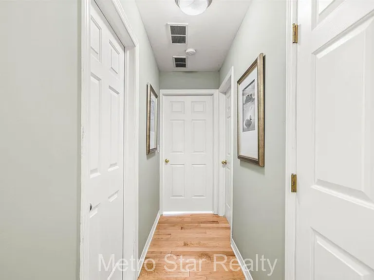 120 N Village Way — Photo 8