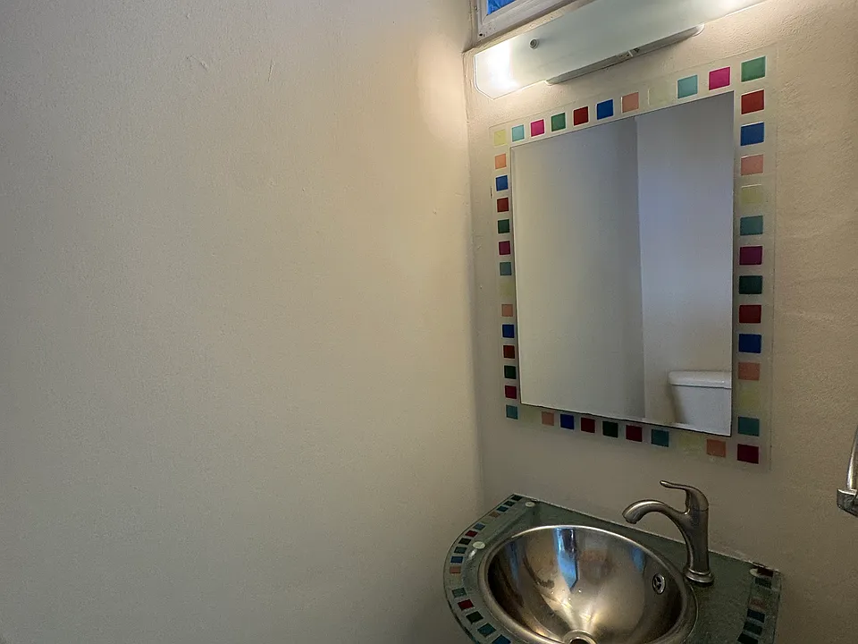 1/2 bath