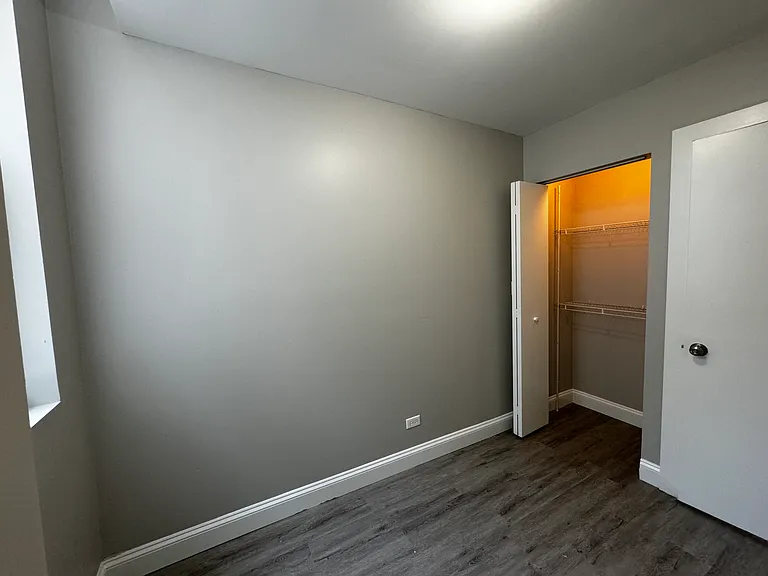 5400-5402 N Winthrop Avenue Gdn — Photo 10
