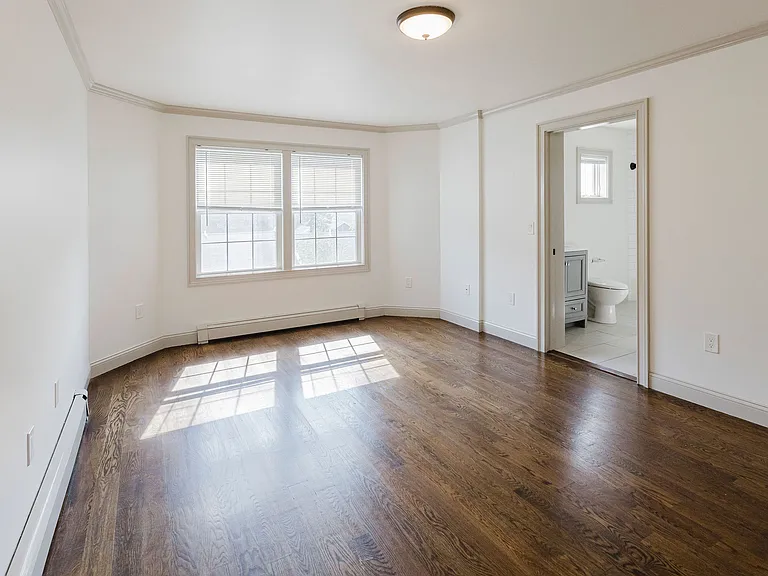 2599 Washington St — Photo 5