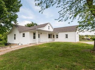 1521 Floraville Rd, Waterloo, IL 62298