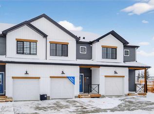 66 E Creekside Way SW, Calgary, AB T2X4A9
