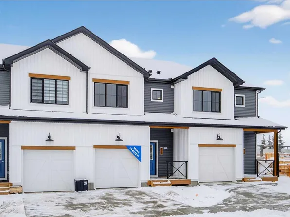 66 E Creekside Way SW, Calgary, AB T2X 4A9
