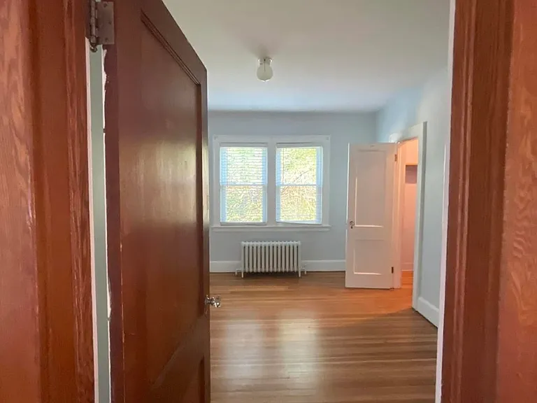 75 Sefton Dr — Photo 10