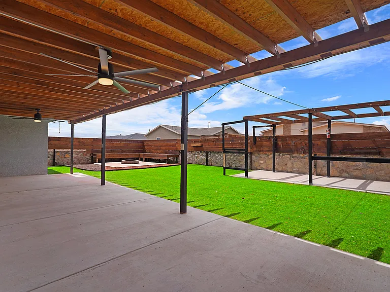 14333 Paraiso Dr — Photo 24