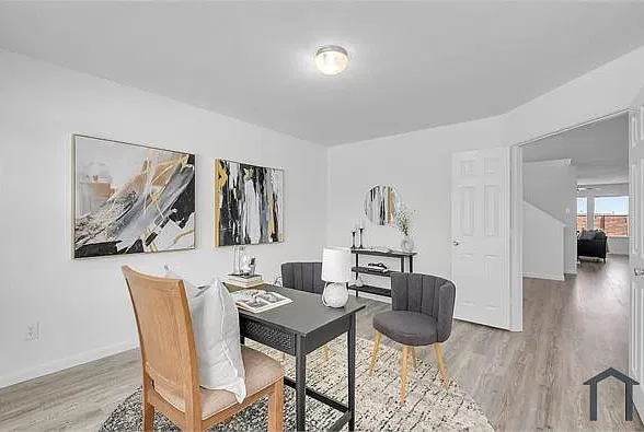 5 bed, 3260 sqft, $3,500 — Photo 2