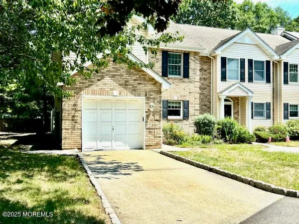 31 Weller Place, Holmdel, NJ 07733