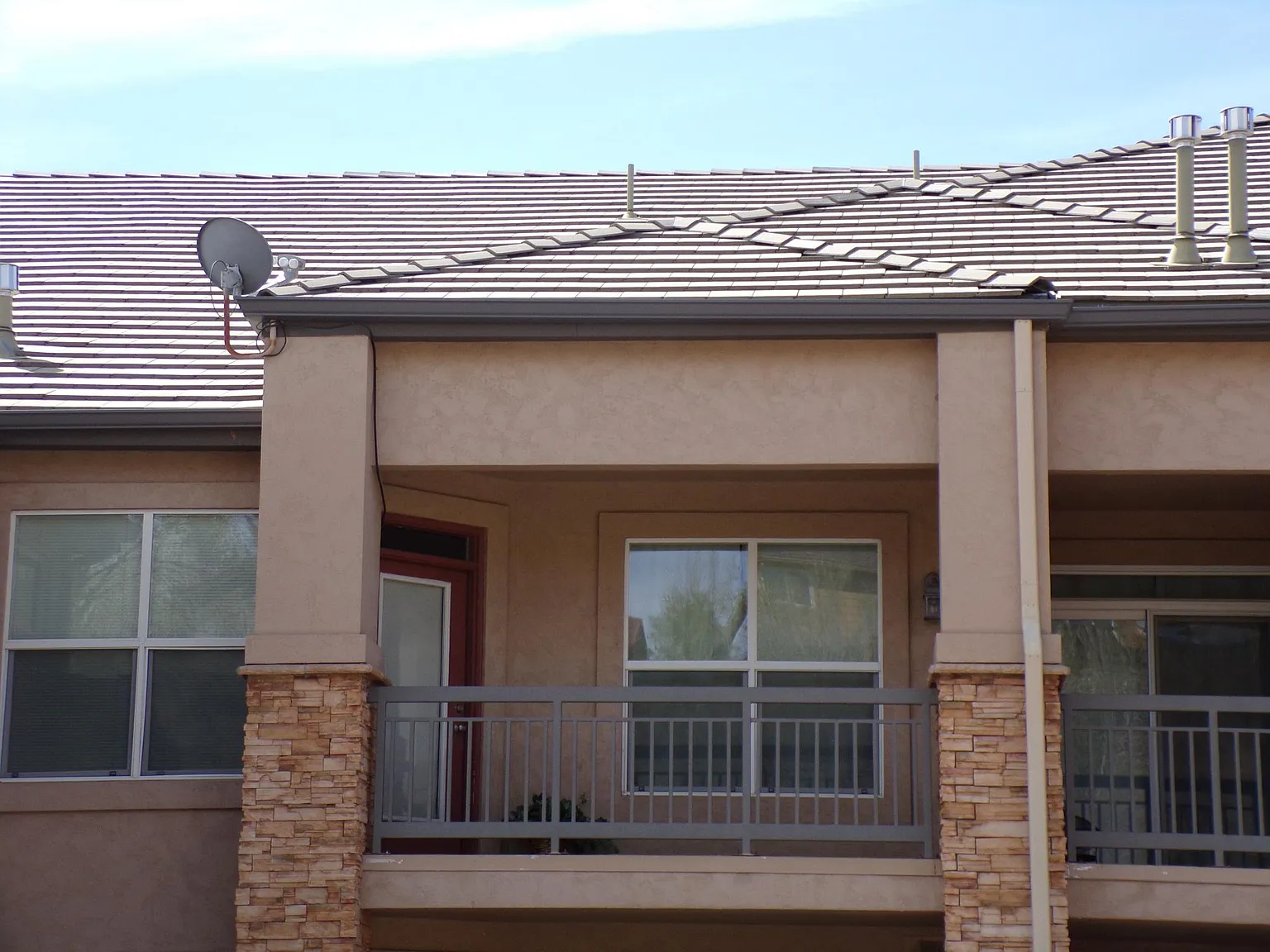 2 bed, 920 sqft, $1,750 — Photo 1
