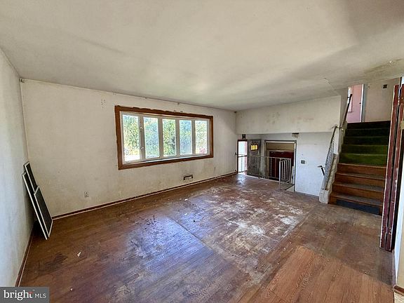 3rd image of 8415 Church Ln