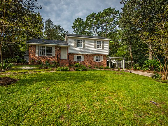 2nd image of 7681 Picardy Pl