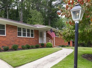 2972 Arrowood Dr, East Pt, GA