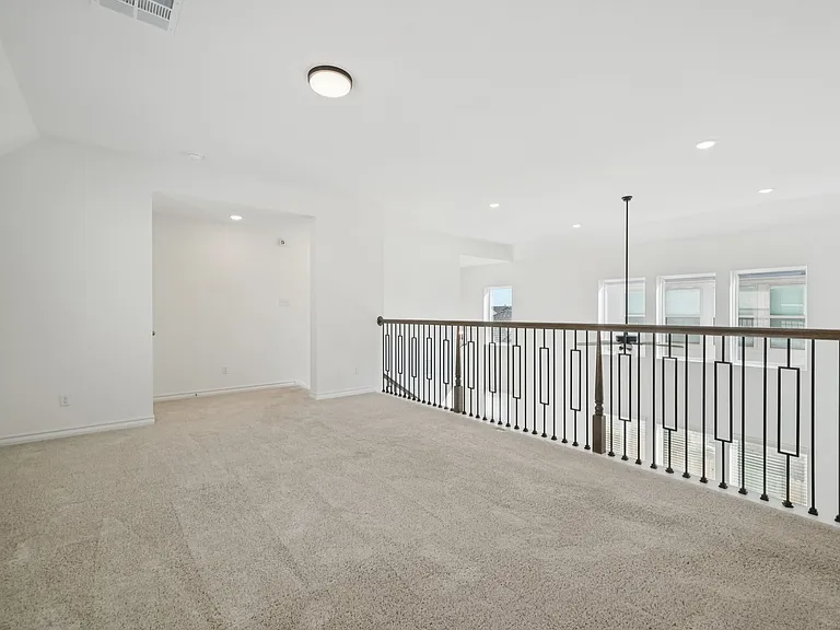 10833 Coppola — Photo 32