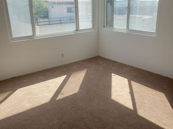 3rd image of 117 Moonstone St