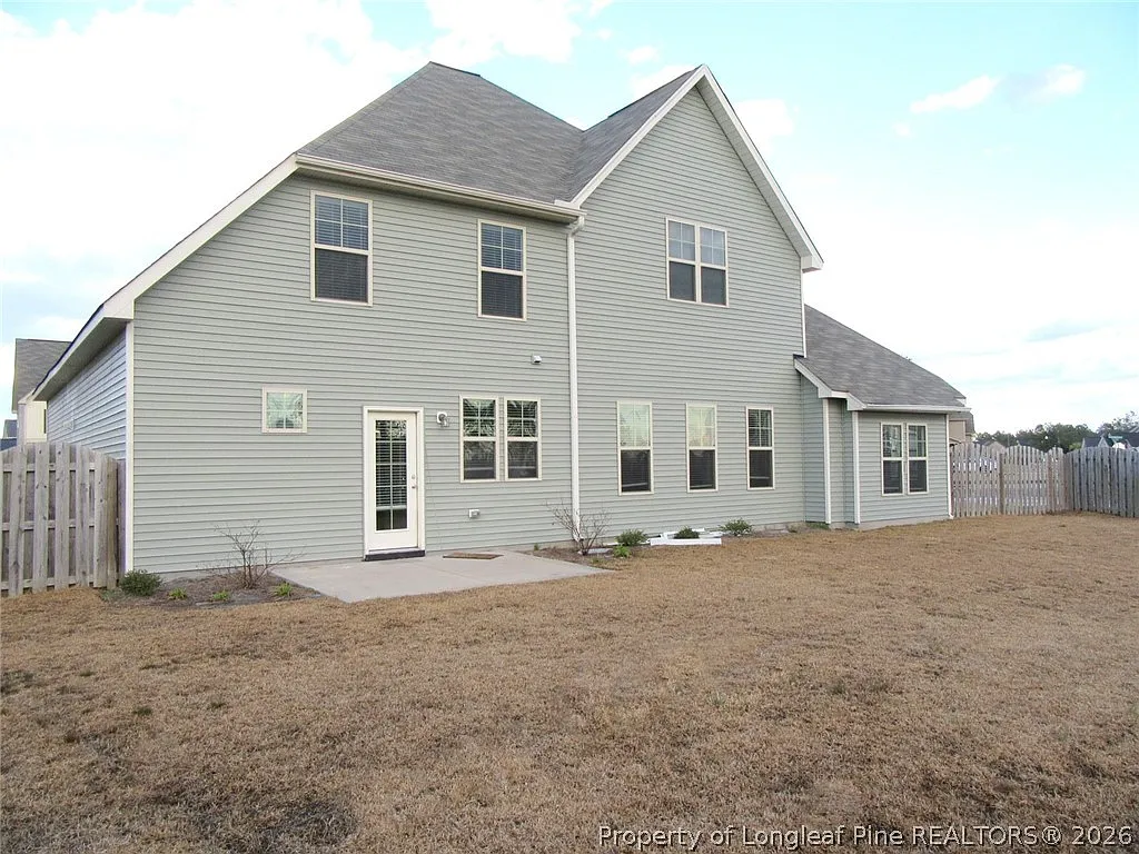 4 bed, 3.5 bath, 3190 sqft, $2,500 — Photo 2