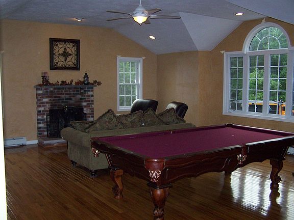 20 x 24 Family Room