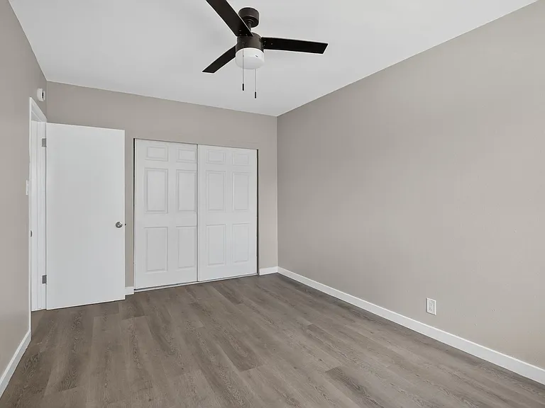 10442 Lampson Avenue — Photo 18