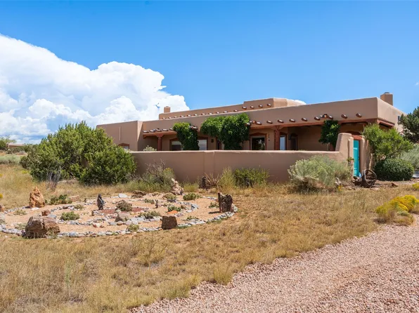 11 Demora Rd, Santa Fe, NM 87508