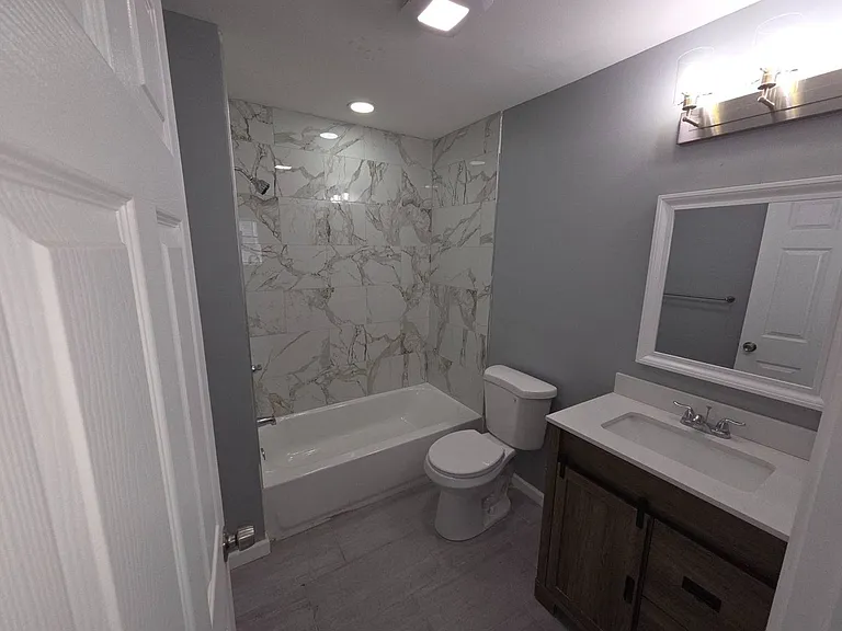 3237 Seymour Ave — Photo 23