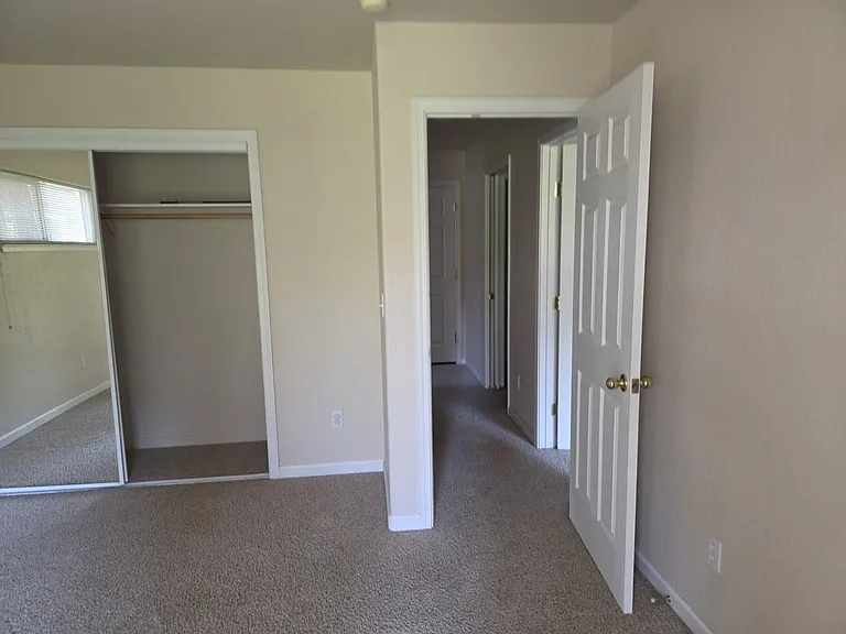 1061 William Ave #C — Photo 2