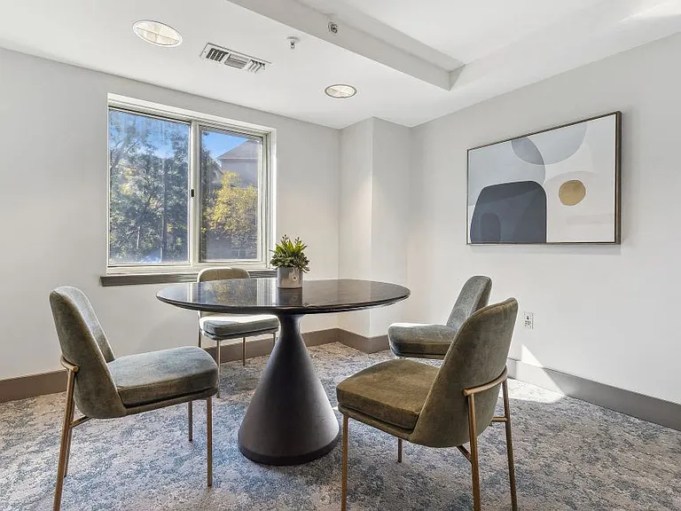 Sofi At 50 Forest — Photo 27