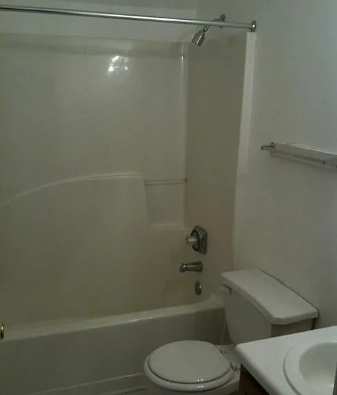 400 Rosehip Ln #C — Photo 8