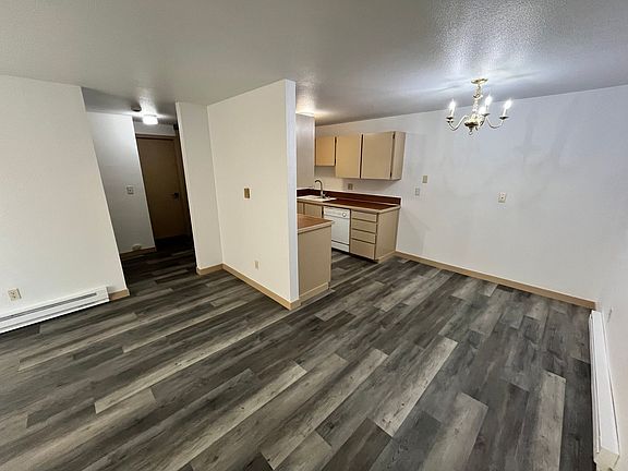 4th image of 950 E Sumach St #1