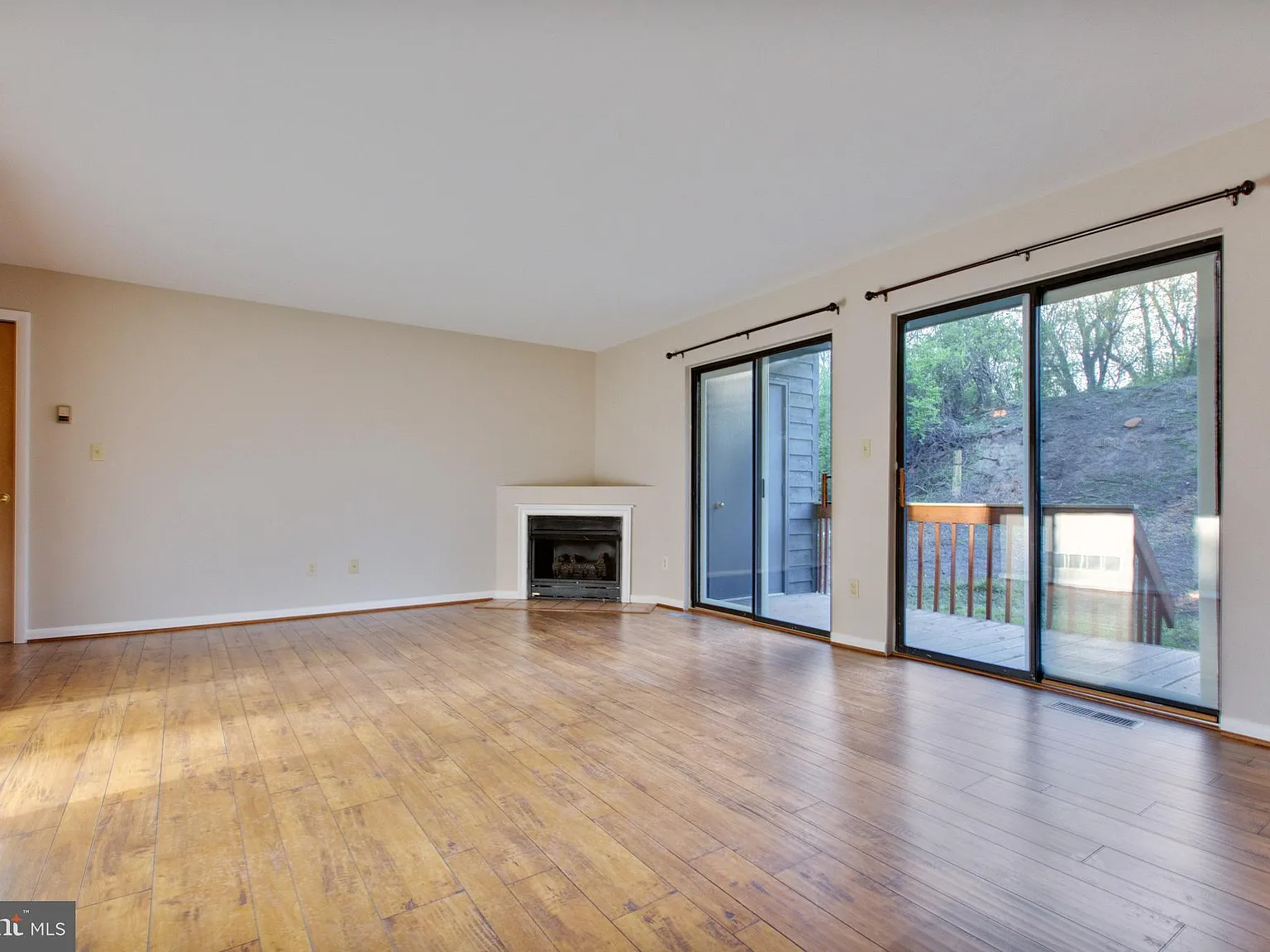 2 bed, 1400 sqft, $2,450 — Photo 4