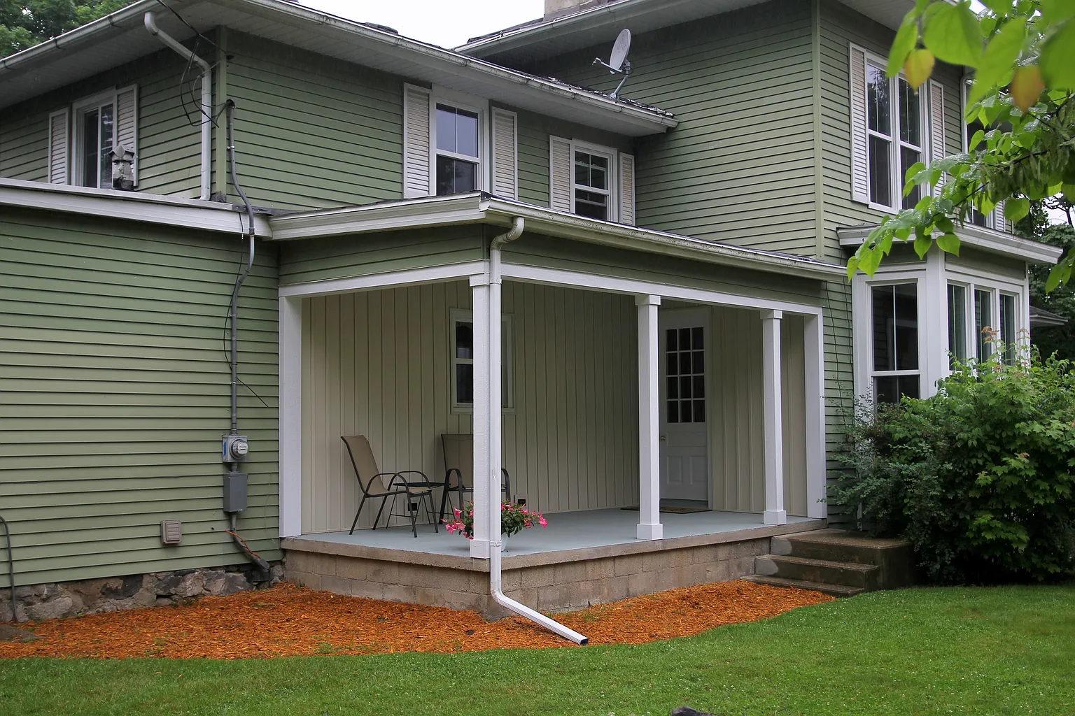538 W Green St photo 1