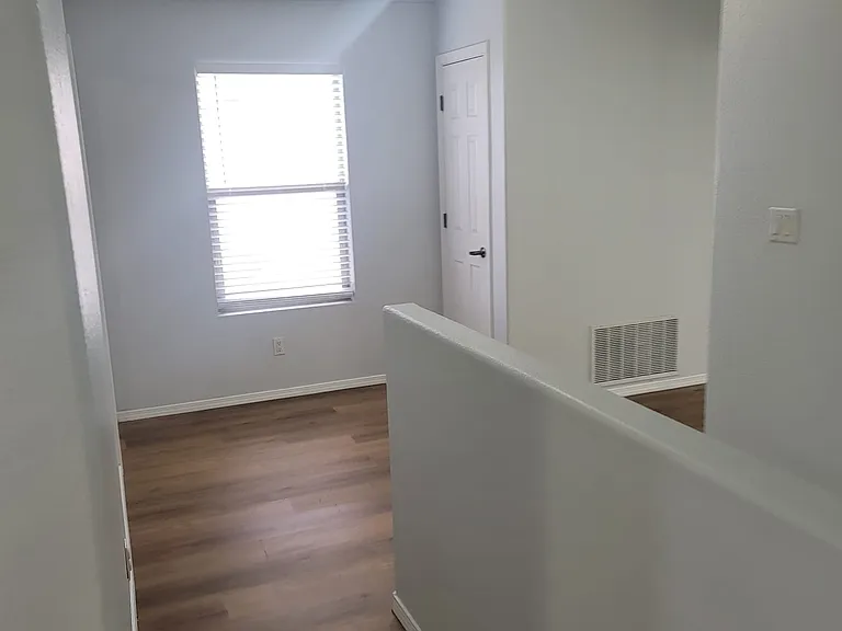1418 Laguna Ct NE — Photo 19