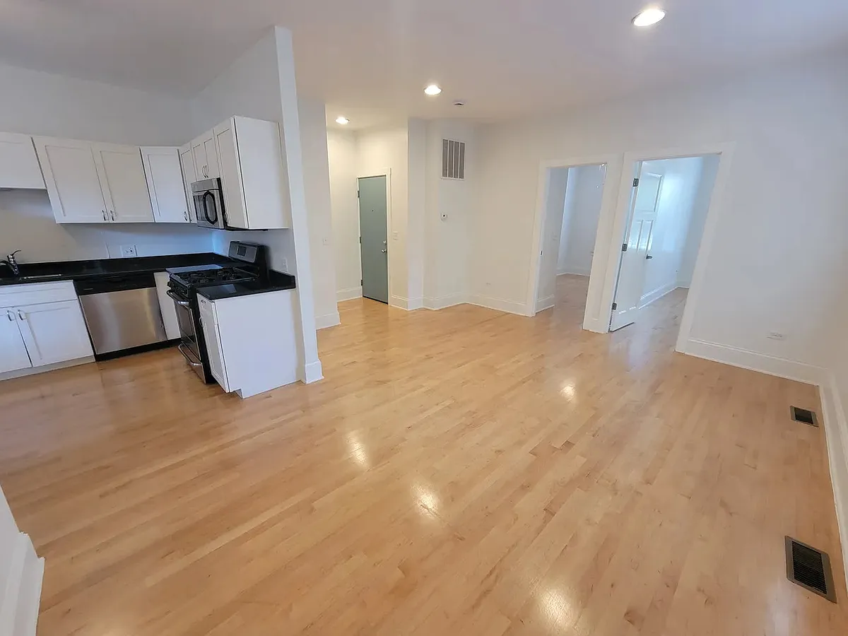 Building Photo - 3257 W Pierce Ave #3