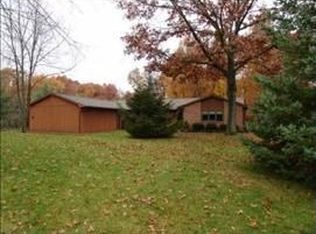 11060 Indianola Rd, Whitmore Lake, MI 48189
