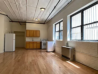 Rented by R New York