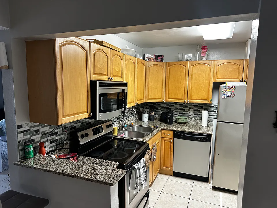 450 NW 20th St #33431