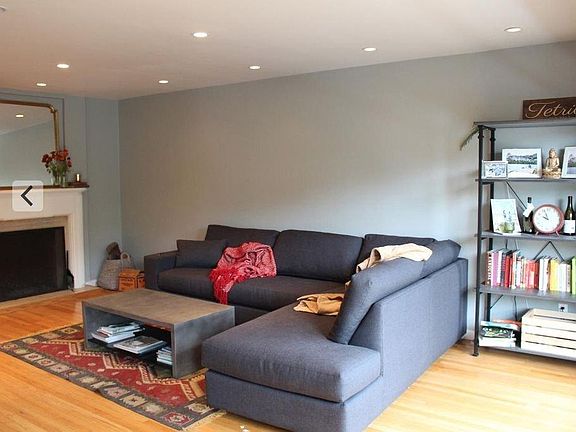 2nd image of 3028 Octavia St