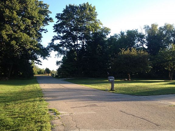 4th image of 10167 Woodland Acres Dr