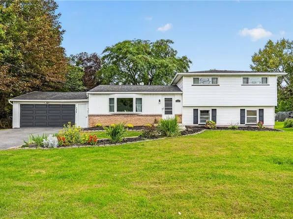 1439 Creek St, Rochester, NY 14625