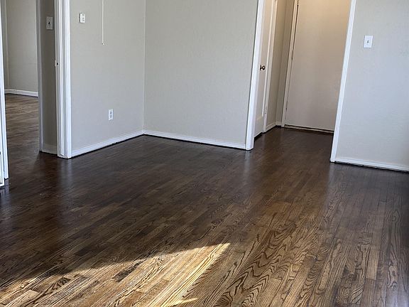 5th image of 561 E Indian Dr