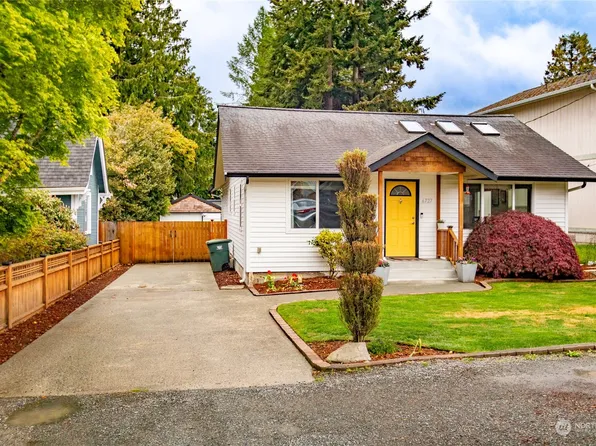 6727 Olympic Drive, Everett, WA 98203