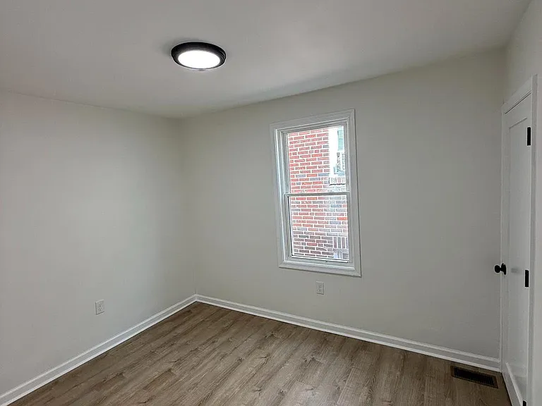4619 Silverwood St — Photo 14