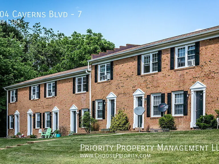 104 Caverns Blvd #7 — Photo 1