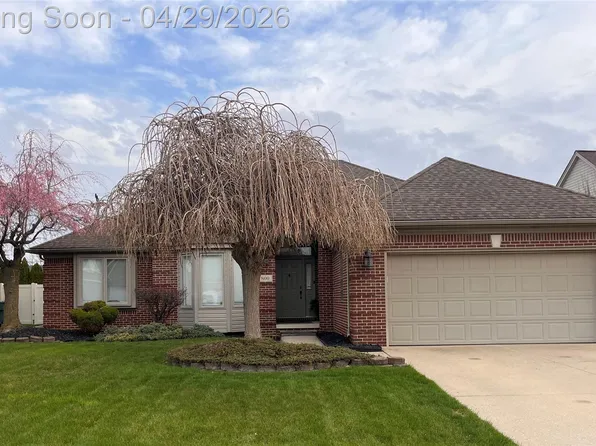 800 Saint Johns Blvd, Lincoln Park, MI 48146