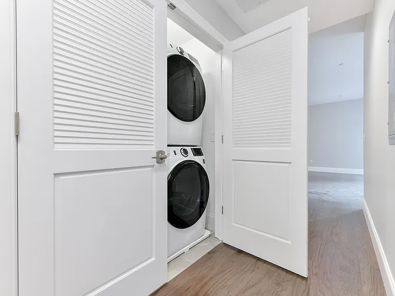 8 Sanborn St #408 — Photo 8