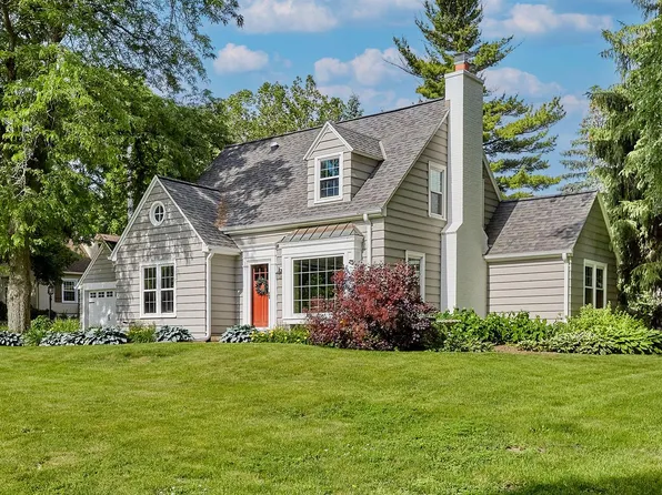 645 Hi View COURT, Elm Grove, WI 53122