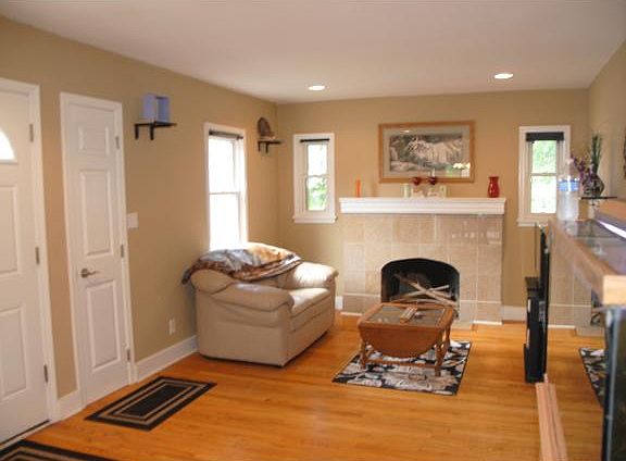 2nd image of 936 White Bear Ave N